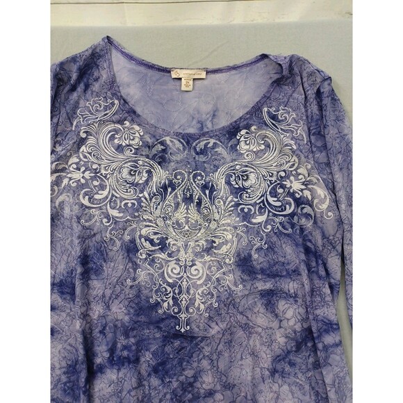 db Womens Top Blouse 2X Purple Floral Rhinestone Sparkle Sharkbite Hem - Picture 2 of 9